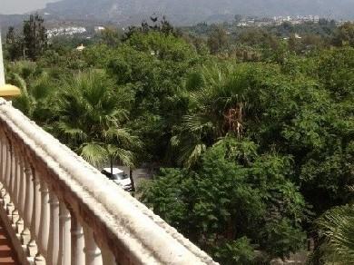 Apartamento con 2 dormitorios se vende en Marbella, Costa del Sol