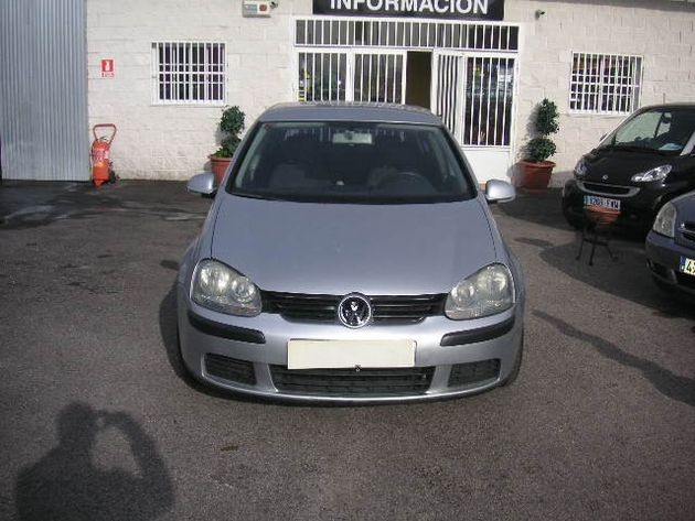 VOLKSWAGEN Golf 1.9TDI Sportline 105