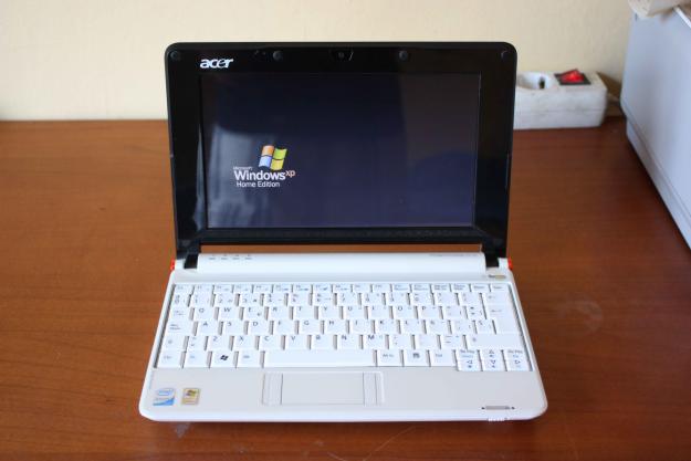 ACER ASPIRE ONE ZG5 seminuevo con maletin