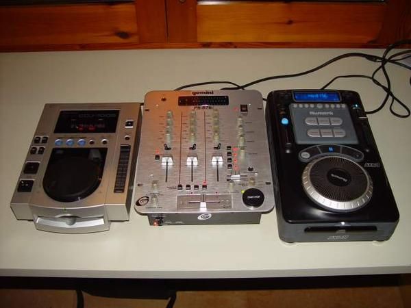 Equipo CD-DJ profesional: Pioneer CDJ100S + Numark Axis 9 + Gemini PS-676i