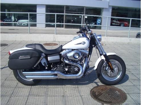 HARLEY DAVIDSON Dyna Fat Bob