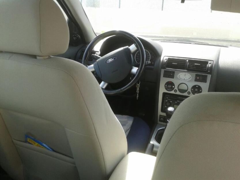 Ford Mondeo 1.8TD 90cv Clase Ghia en Perfecto Estado