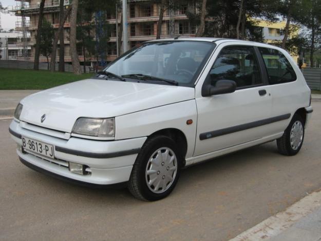 RENAULT CLIO DIESEL, EXCELENTE ESTADO DE CARROCERIA Y REVISADO DE MECANICA.