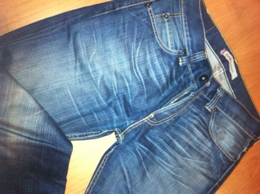 Levis 506 azul desgastado