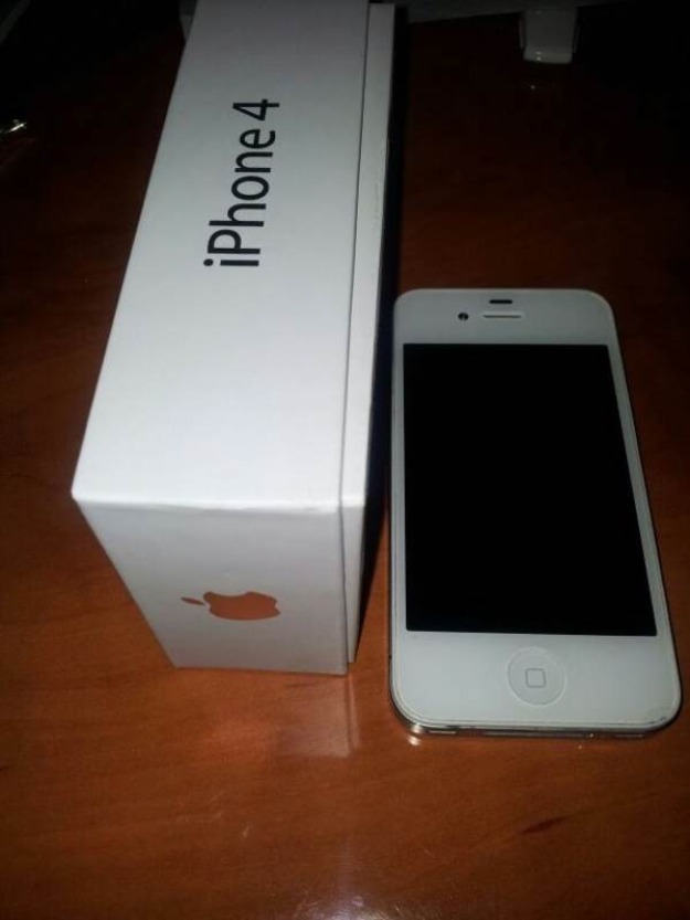 vendo iphone 4 praticamente nuevo (poco uso)