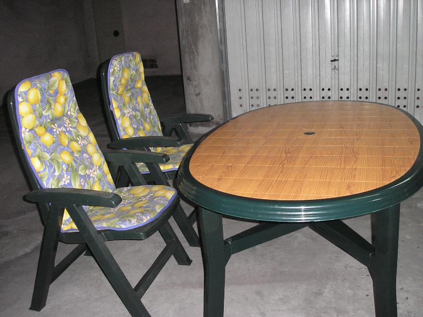 Mesa y sillas de jardin o camping
