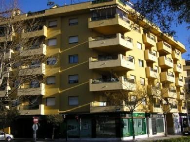 Apartamento con 3 dormitorios se vende en Marbella, Costa del Sol