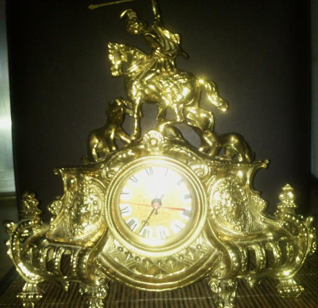 Vendo antiguo reloj de bronce muy buena conservación-funcionaa