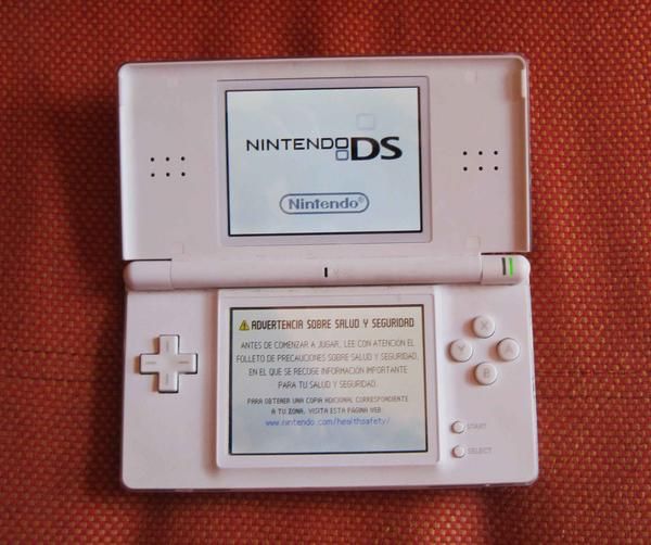 vendo Nintendo DS Lite blanco con juego Supermario
