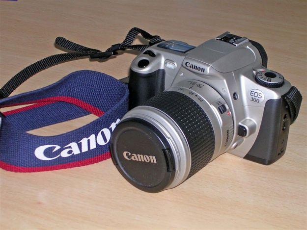 CANON EOS 300