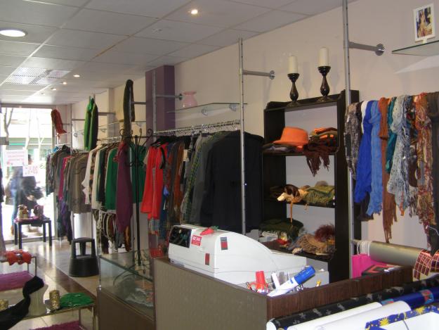 Vendo mibiliario para tienda de ropa y complementos