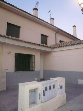 Casa adosada en Numancia de la Sagra