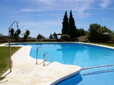 Adosado con 4 dormitorios se vende en Marbella, Costa del Sol