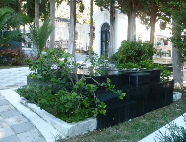 PANTEON FAMILIAR EN VENTA (Cementerio San Bernabé, Marbella)