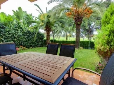 Adosado con 2 dormitorios se vende en Marbella, Costa del Sol