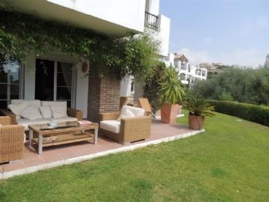 Apartamento con 3 dormitorios se vende en Marbella, Costa del Sol