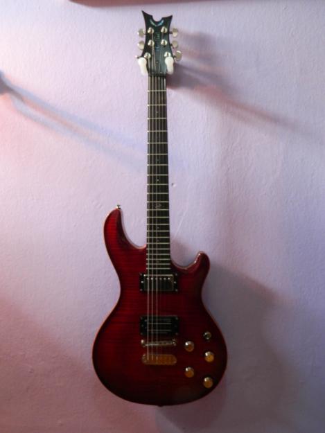 Se vende guitarra DEAN Hardtail con pastilla Seymour duncan Dimebucker en el puente