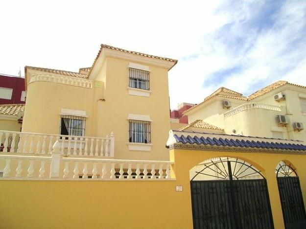 Chalet en venta en Villamartin, Alicante (Costa Blanca)