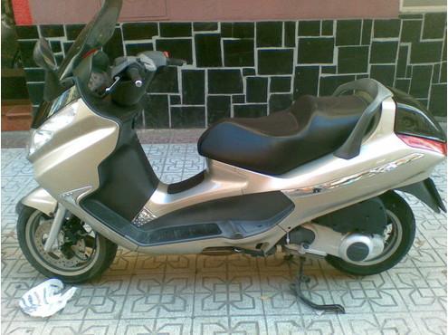 PIAGGIO X8 200 04´