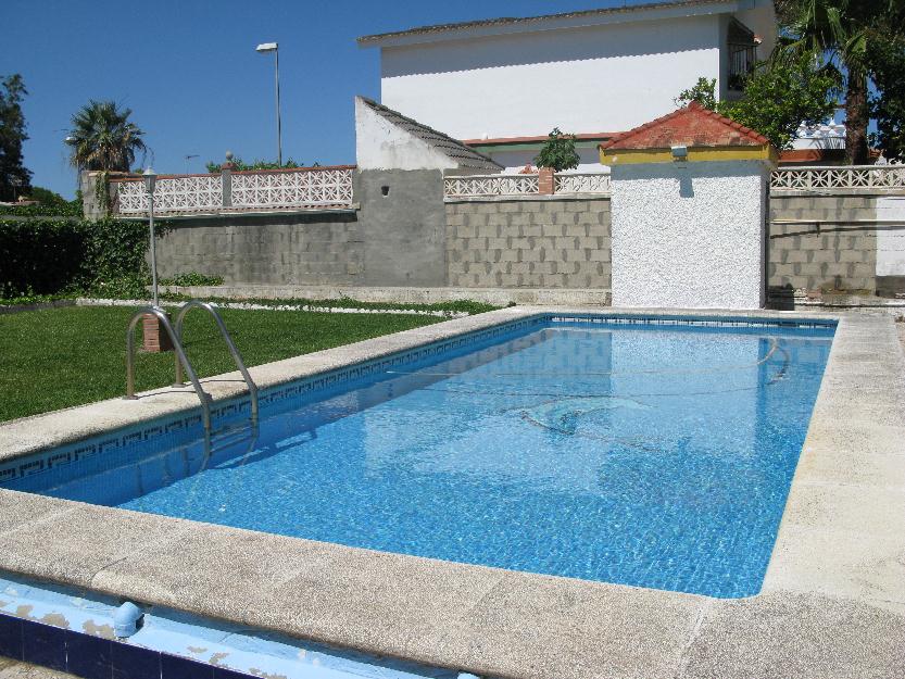 Chiclana Cádiz alquilo chalet con piscina IDEAL PARA VACACIONES TF. 617906043