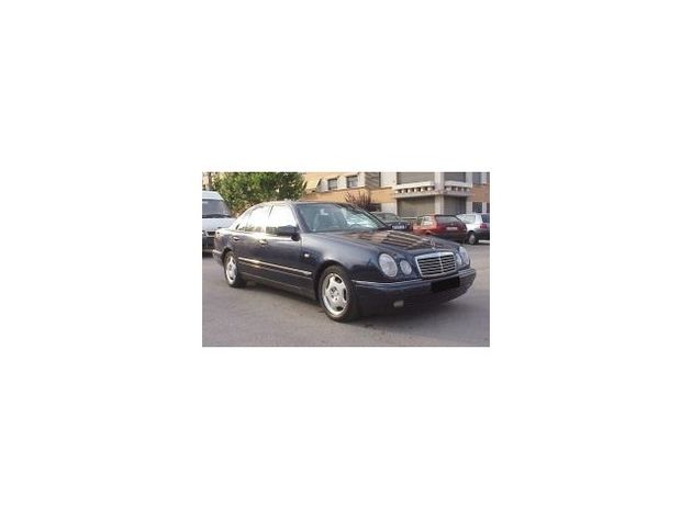 MERCEDES CLASE E E 300 DT AVANTGARDE 4p.