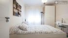 Rooms available - Tasteful 3-Bedroom apartment near the Parque de Berlín - mejor precio | unprecio.es