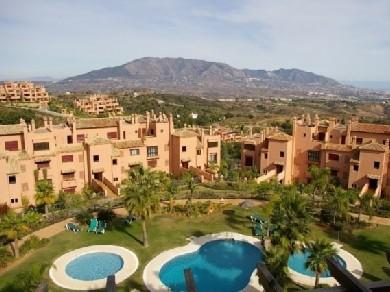 Apartamento con 3 dormitorios se vende en Marbella, Costa del Sol