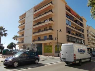 Apartamento con 3 dormitorios se vende en Estepona, Costa del Sol