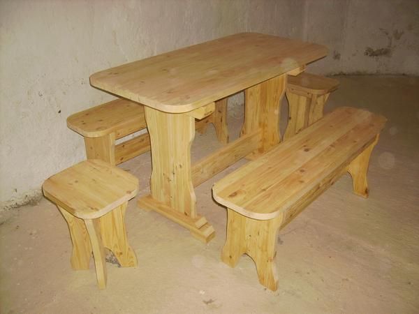 mesas,bancos y silla