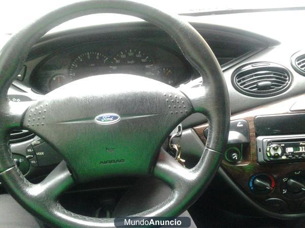 vendo ford focus familiar