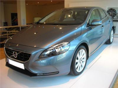 Volvo v40 momentum