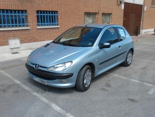 PEUGEOT  206