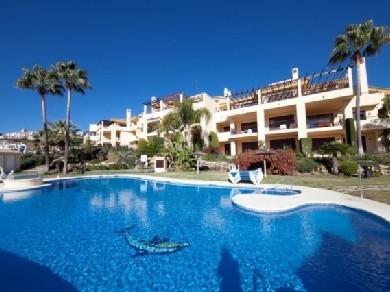 Apartamento con 3 dormitorios se vende en Marbella, Costa del Sol