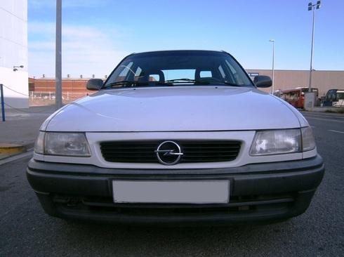 Opel Astra 1.6 16V 4P