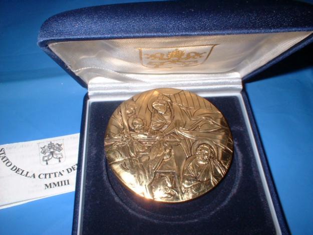 Medalla de oro del Vaticano Beato por Papa Juan Pablo II - Homenaje a Giotto - Natividad.