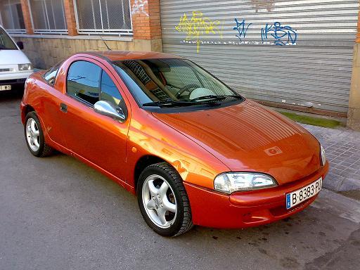 opel tigra año 96 €1600 exelente estado su equipo de musica 125.000km