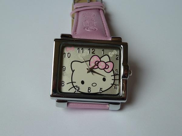 Bonito Reloj Hello Kitty Rosa