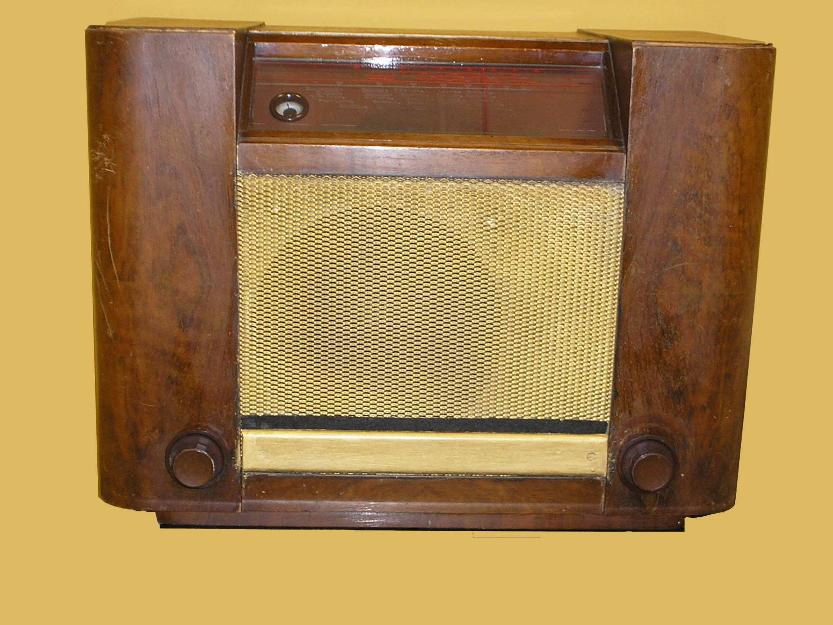 Radio antigua philips 747a