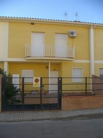 Casa adosada en Santos de Maimona (Los)