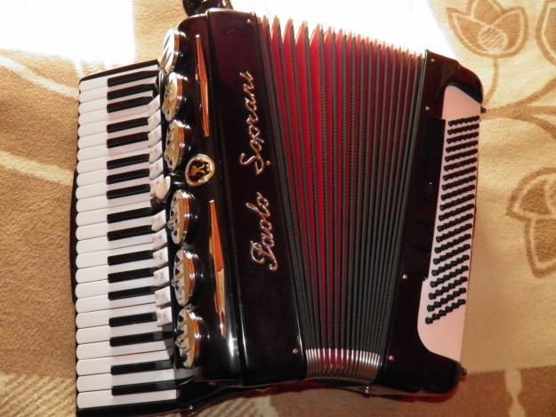 ACORDEON PAOLO SOPRANI 120 BAJOS