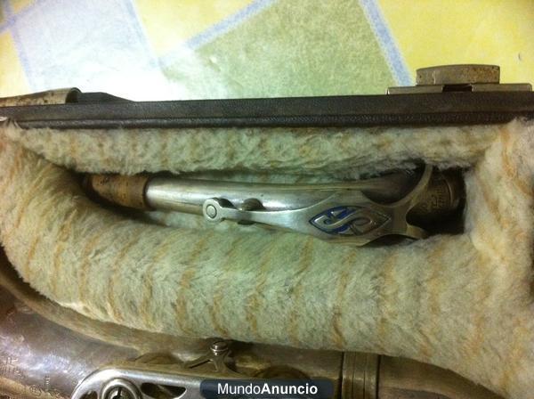 : VENDO UN SAXOFON TENOR MARCA ARTENIS kk2R Y UN SAXOFON ALTO Mi BEMOL MARCA SELMER SUPERACTION R80. PRECIO A CONVENIR.