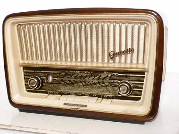 RADIO ANTIGUA TELEFUNKEN DE 1958. FUNCIONAMIENTO IMPECABLE. TIENDA DE RADIOS ANTIGUAS.