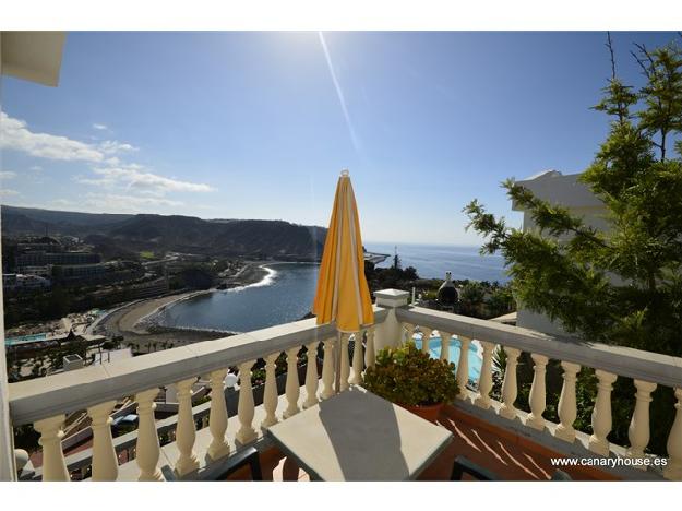 Apartamento, duplex, para alquilar en Playa del Cura, Gran Canaria, con tres habitaciones y piscina privada con agua cal
