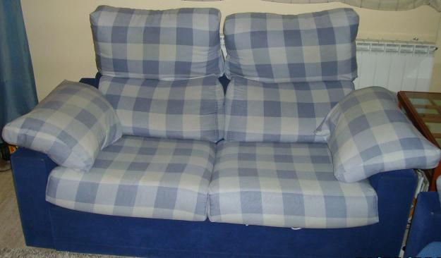 Oportunidad: Conjunto 2 Sofas (3 plazas + 2 plazas) en muy buen estado.