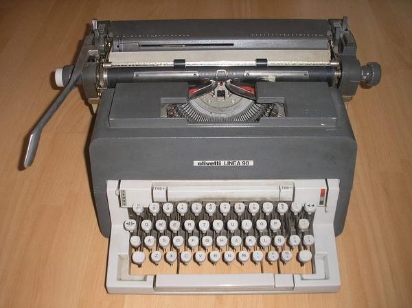 MAQUINA ESCRIBIR OLIVETTI LINEA 98.