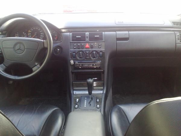 MERCEDES E 300 DIESEL PIEL XENON TECHO 3700 EUROS