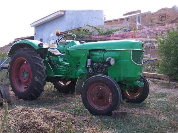 TRACTOR  DEUTZ  D-40  RUEDAS  NUEVAS  INMEJORABLE ESTADO