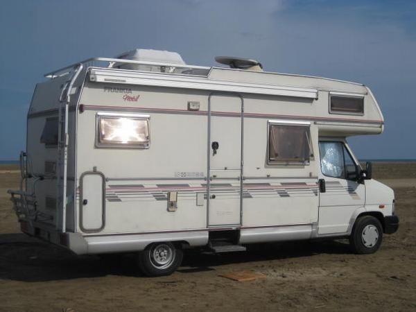 Autocaravana garantizada, con muchos extras.