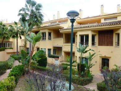 Apartamento con 3 dormitorios se vende en Marbella, Costa del Sol