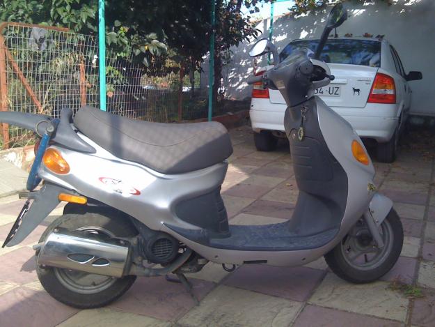 Vendo DAELIM Message II - scooter - en perfecto estado - solo 3.088 kms -
